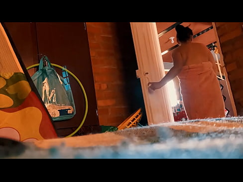 ❤️ Ο θείος μου με ακολουθεί στο ντους, με γαμάει ενώ κάνω ντους. ️❌ Σπιτικό πορνό